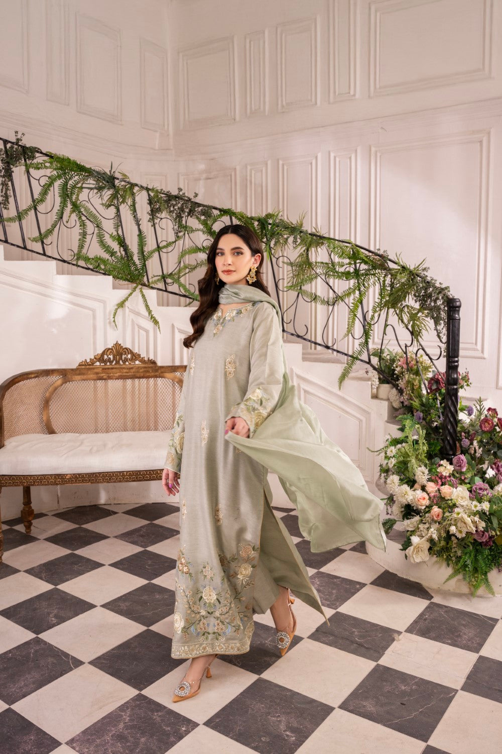 Roshini | Instant Delivery