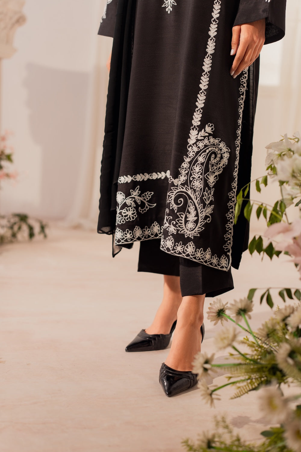 Vaneeza | Instant Delivery