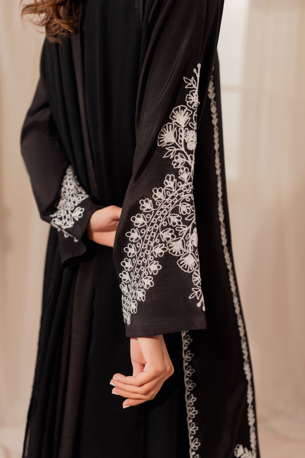 Vaneeza | Instant Delivery